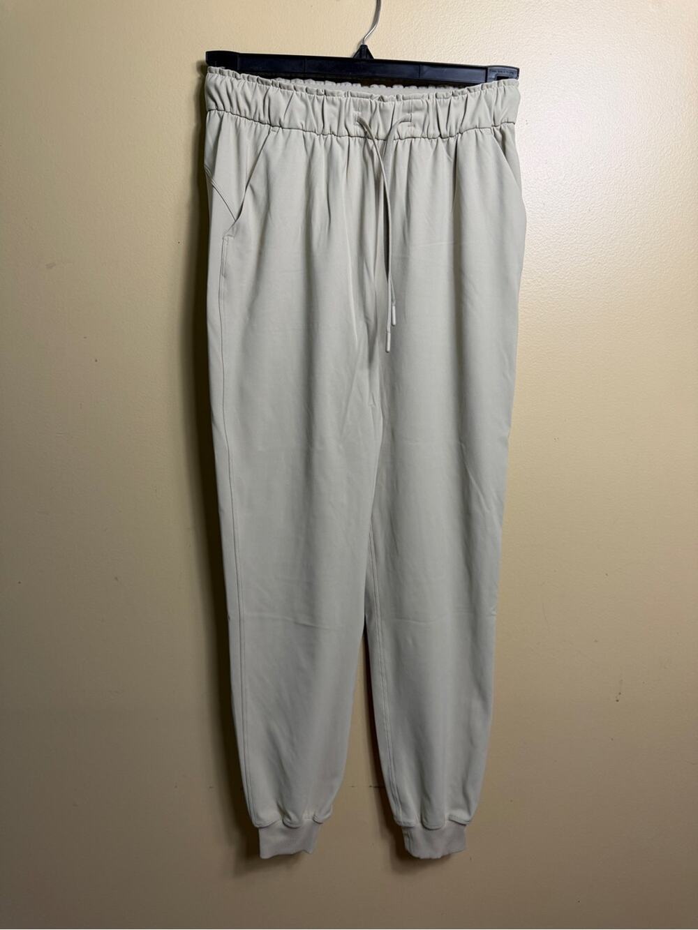 Lululemon Keep Moving Jogger tan beige Pants size 4